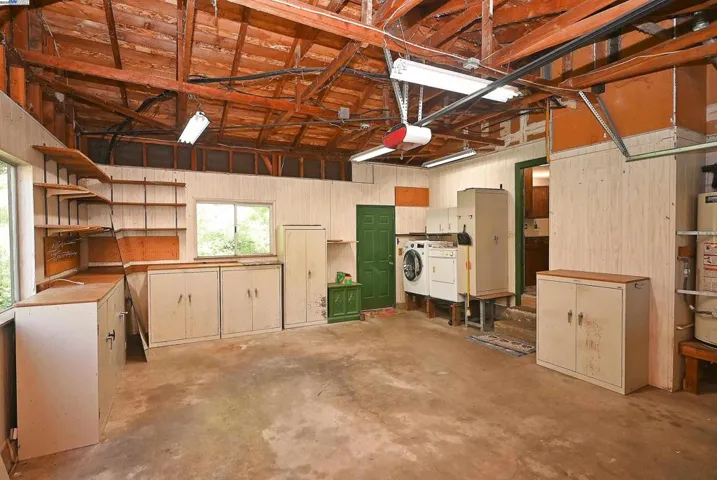 Attached 2-car Garage