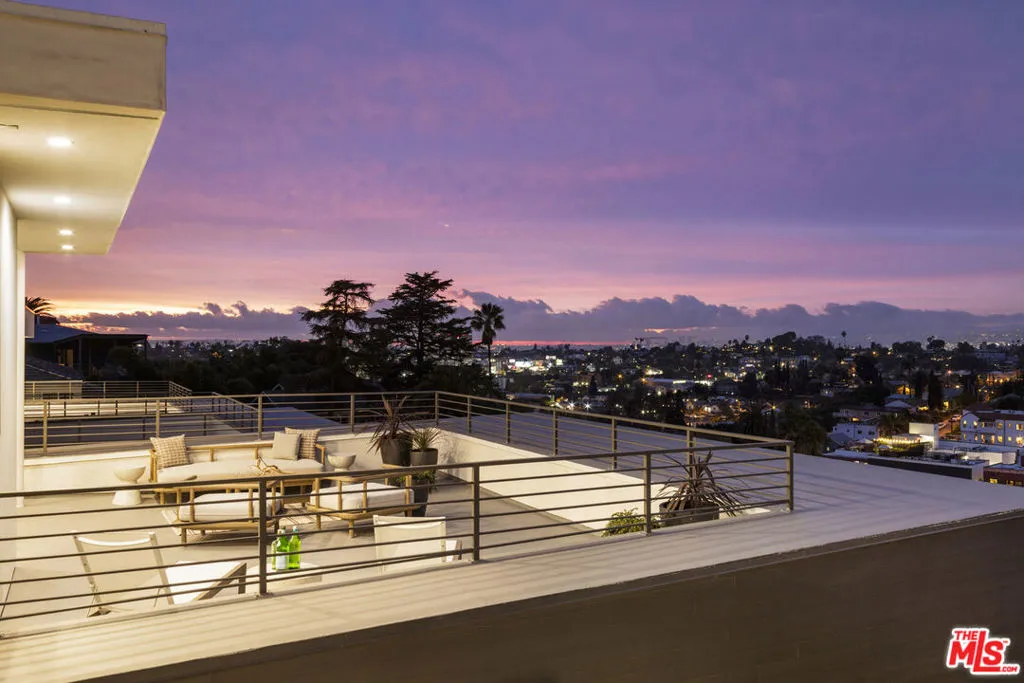 1633 N Bruce Court, Los Angeles, California 90026 home-pic-7