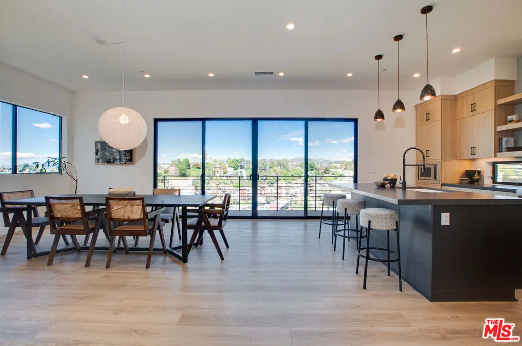 1653 N Bruce Court, Los Angeles, California 90026 home-pic-7