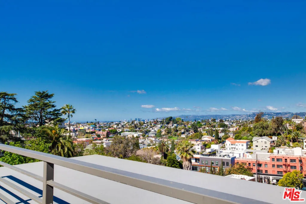 1653 N Bruce Court, Los Angeles, California 90026 home-pic-21