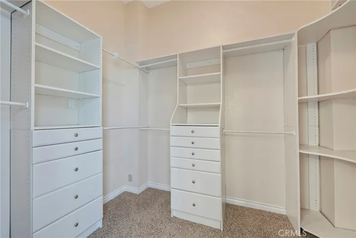 Walk-in Closet