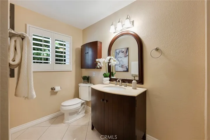 Downstairs Full Bath