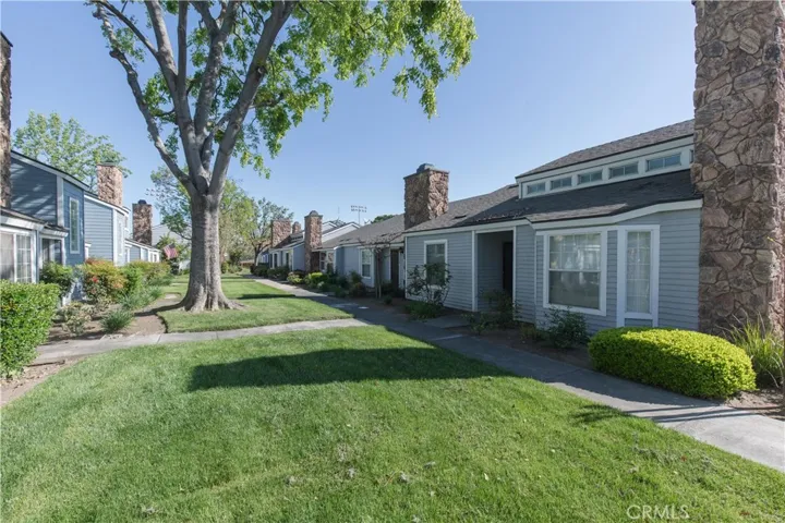 1472 Mayflower Way, Clovis, California 93612