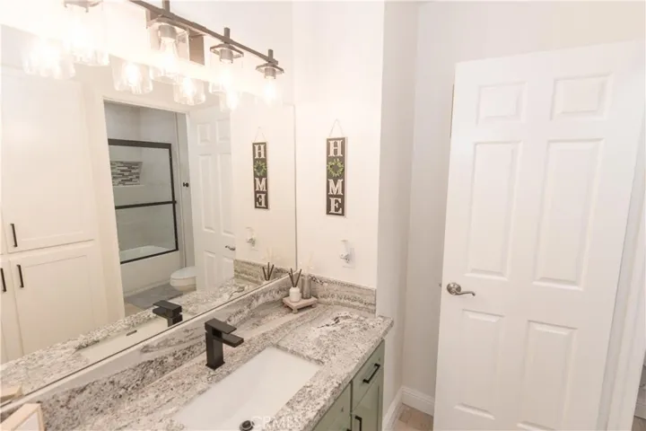 1472 Mayflower Way, Clovis, California 93612