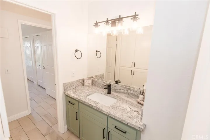 1472 Mayflower Way, Clovis, California 93612
