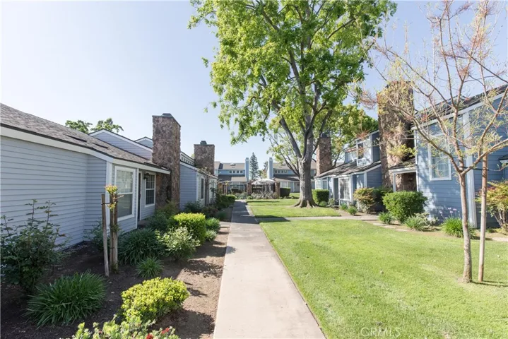 1472 Mayflower Way, Clovis, California 93612