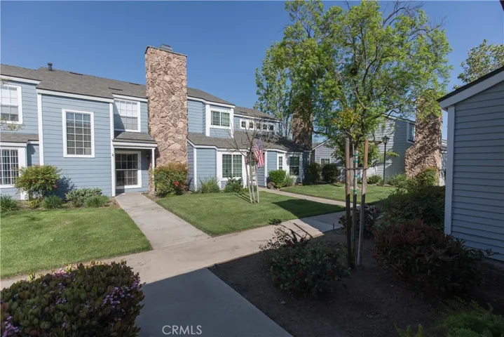 1472 Mayflower Way, Clovis, California 93612