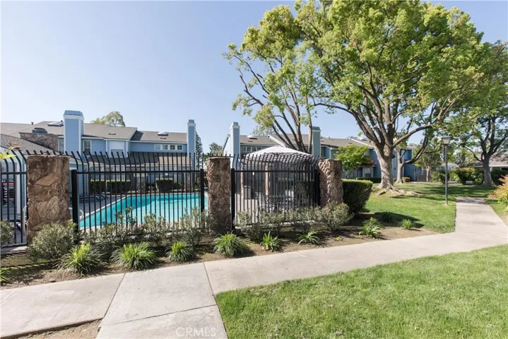 1472 Mayflower Way, Clovis, California 93612