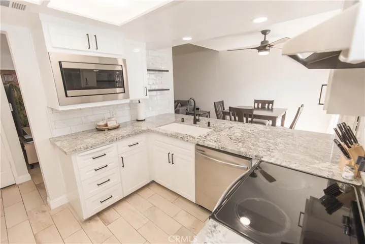 1472 Mayflower Way, Clovis, California 93612