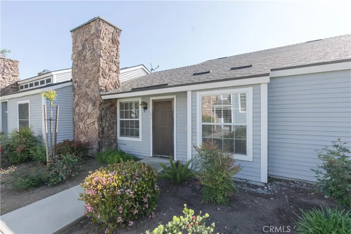 1472 Mayflower Way, Clovis, California 93612