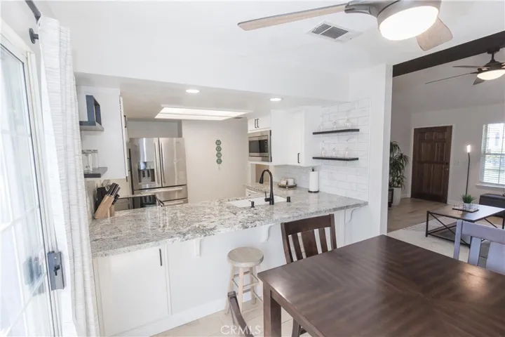 1472 Mayflower Way, Clovis, California 93612