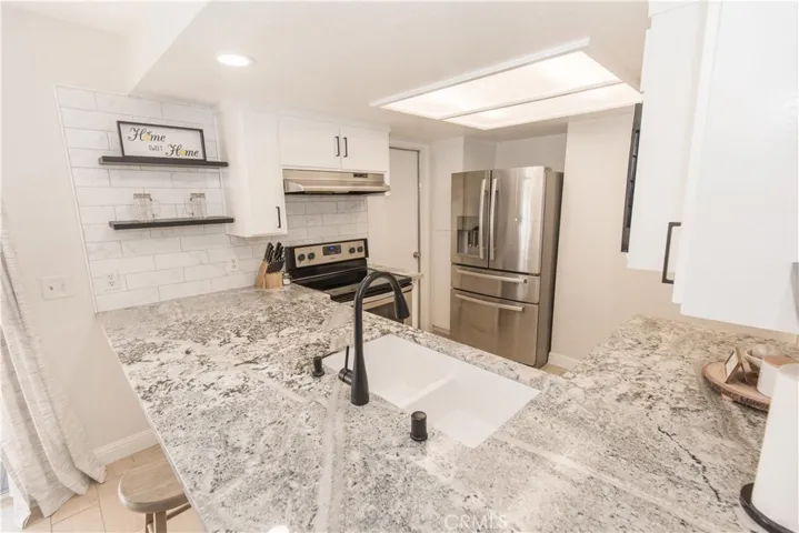 1472 Mayflower Way, Clovis, California 93612
