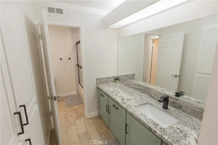 1472 Mayflower Way, Clovis, California 93612