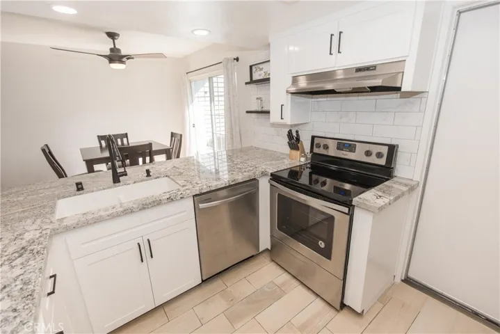 1472 Mayflower Way, Clovis, California 93612