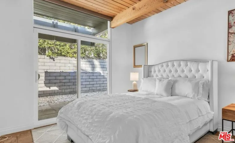 817 N Via Monte Vista, Palm Springs, California 92262