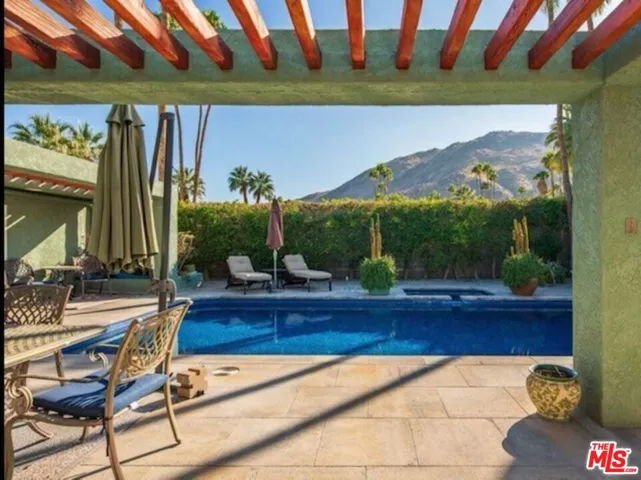 817 N Via Monte Vista, Palm Springs, California 92262