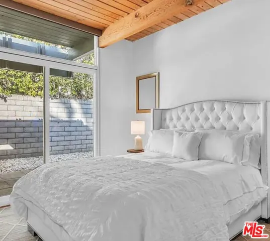 817 N Via Monte Vista, Palm Springs, California 92262
