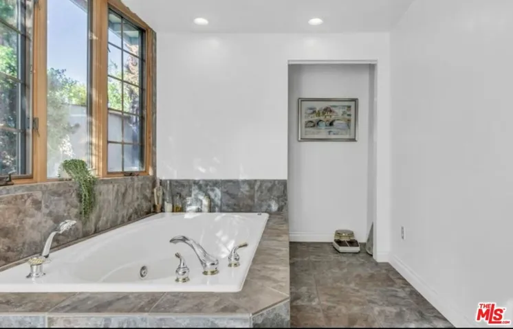 817 N Via Monte Vista, Palm Springs, California 92262