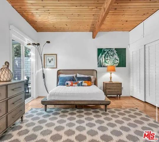 817 N Via Monte Vista, Palm Springs, California 92262