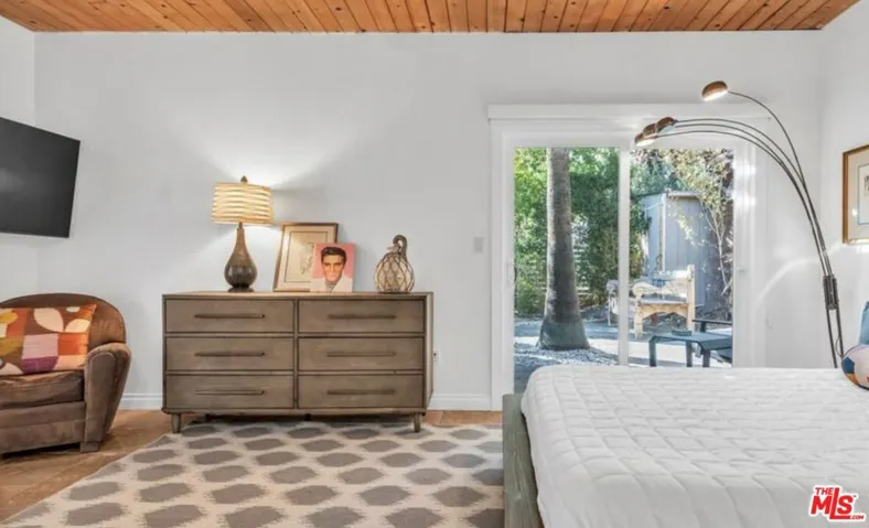 817 N Via Monte Vista, Palm Springs, California 92262
