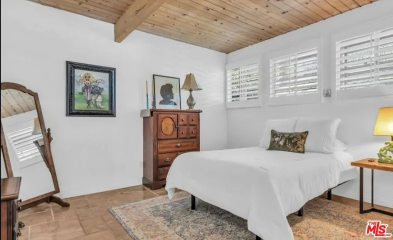 817 N Via Monte Vista, Palm Springs, California 92262