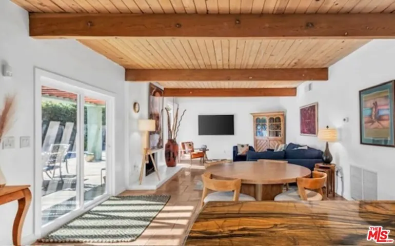 817 N Via Monte Vista, Palm Springs, California 92262