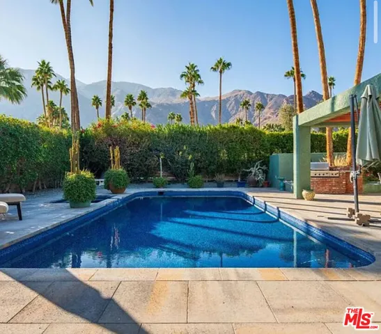817 N Via Monte Vista, Palm Springs, California 92262