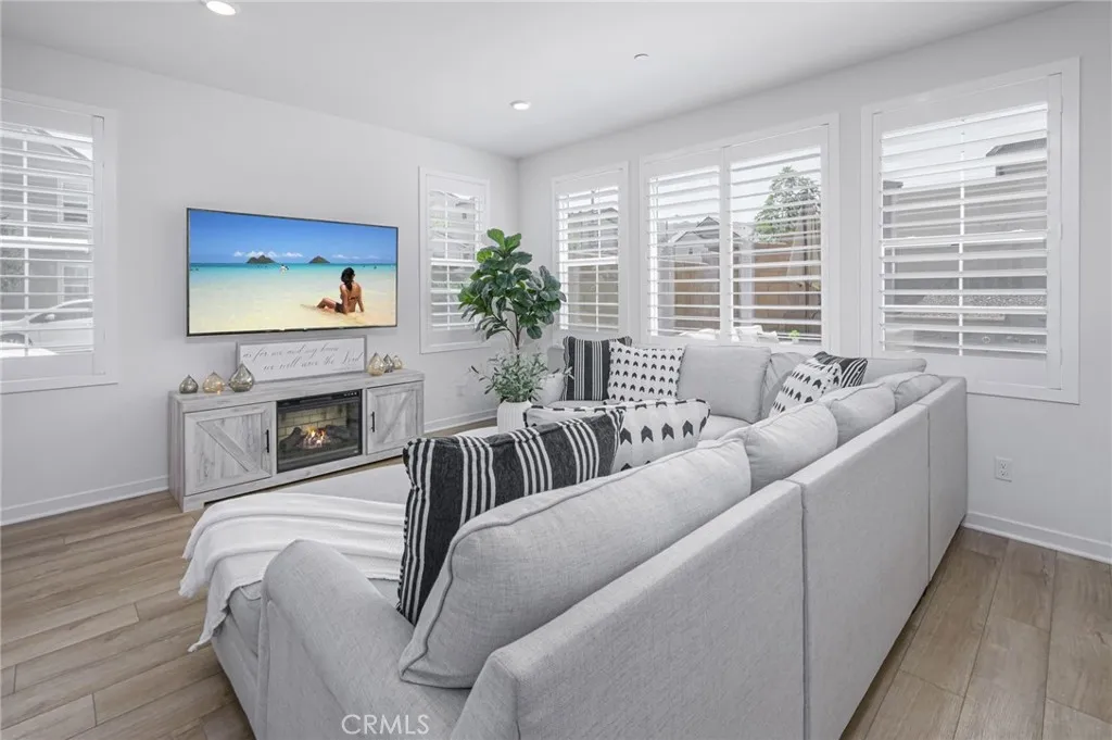 4058 Spring Haven Lane, Corona, California 92883 home-pic-8