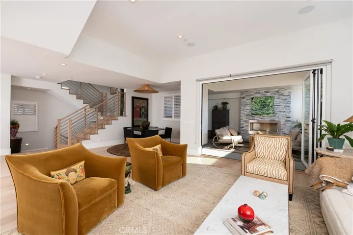 217 1/2 Marguerite Avenue, Corona Del Mar, California 92625