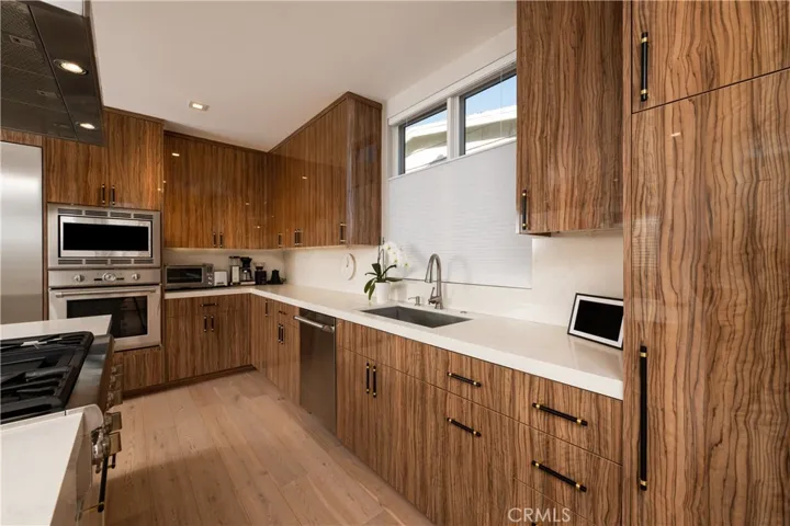 217 1/2 Marguerite Avenue, Corona Del Mar, California 92625