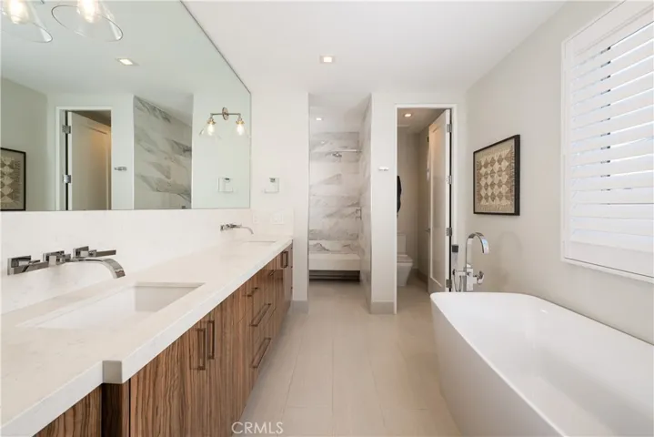 217 1/2 Marguerite Avenue, Corona Del Mar, California 92625