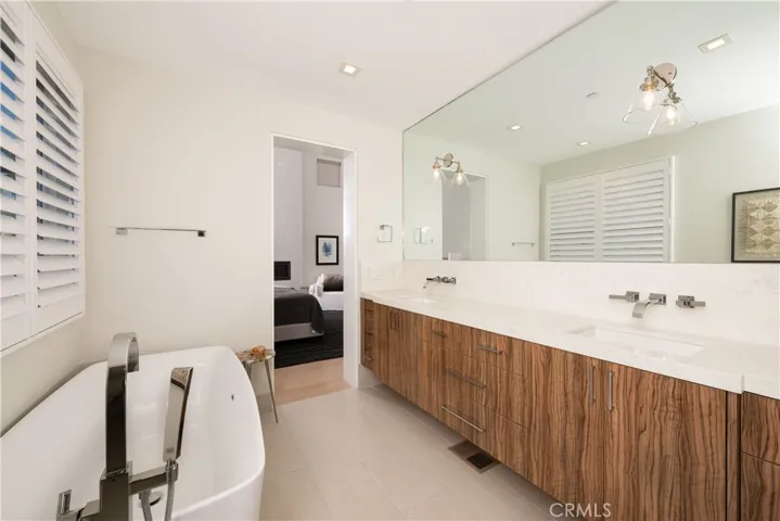 217 1/2 Marguerite Avenue, Corona Del Mar, California 92625