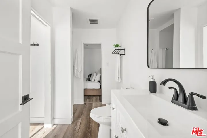 2702 Cardiff Avenue, Los Angeles, California 90034