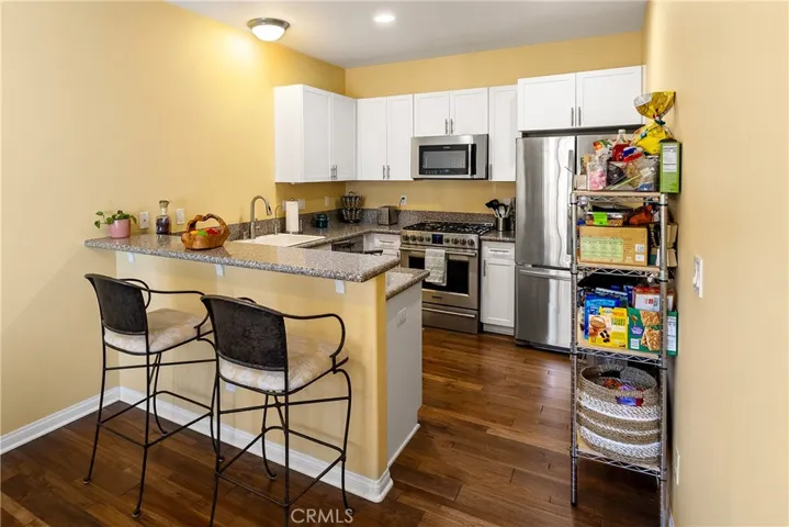 kitchen with breakfast bar