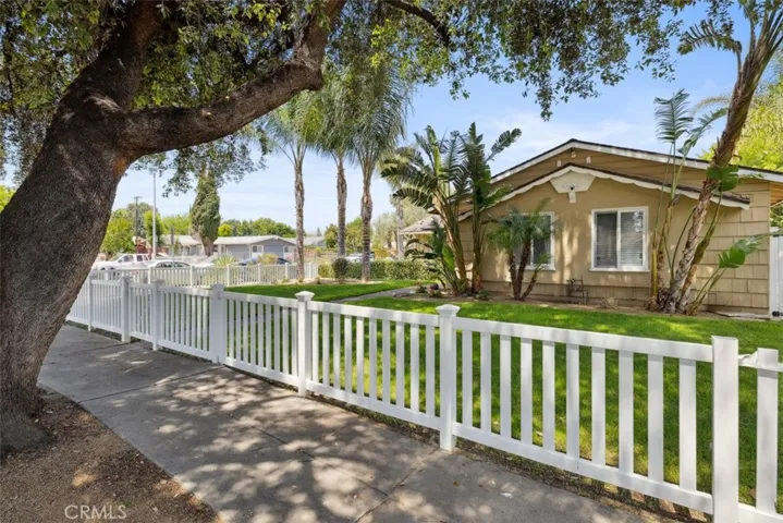 22327 Gifford Street, Canoga Park, California 91303