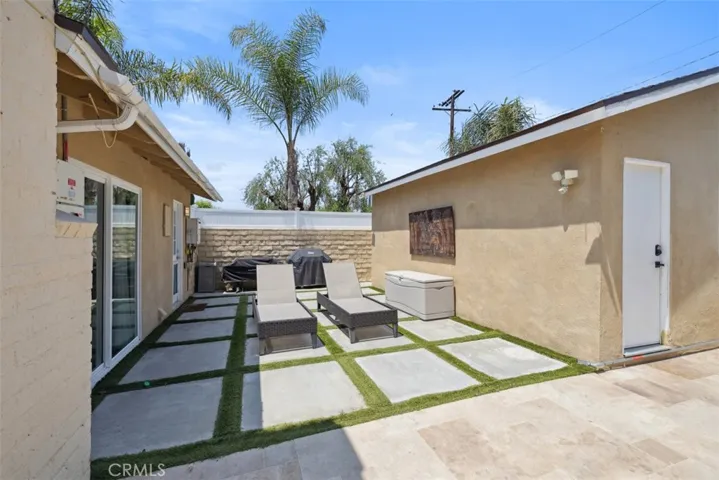22327 Gifford Street, Canoga Park, California 91303