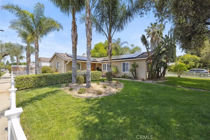22327 Gifford Street, Canoga Park, California 91303
