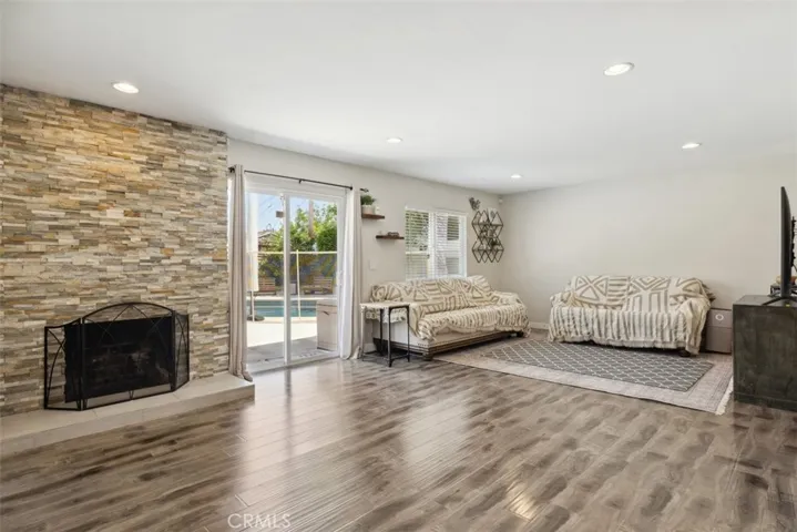 22327 Gifford Street, Canoga Park, California 91303