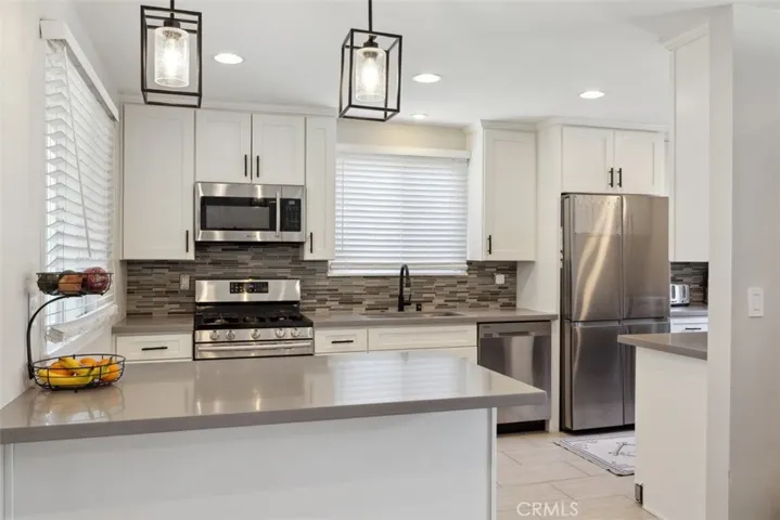 22327 Gifford Street, Canoga Park, California 91303
