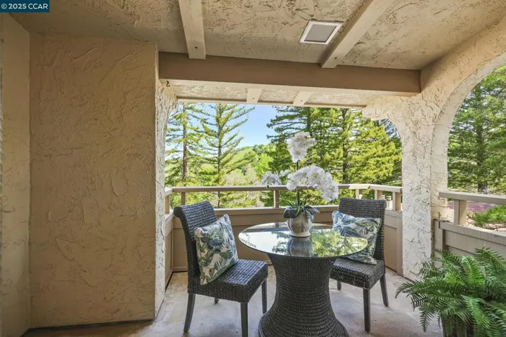 1129 Avenida Sevilla 6c, Walnut Creek, California 94595
