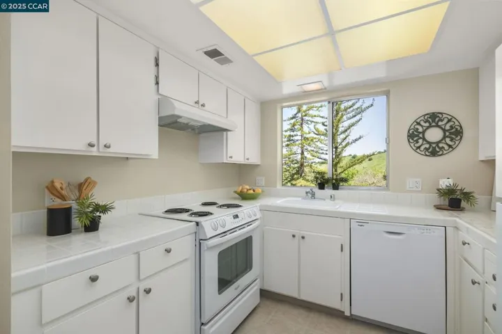 1129 Avenida Sevilla 6c, Walnut Creek, California 94595