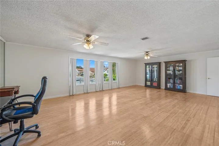 4th bedroom/bonus room.  Easily convert into two rooms.