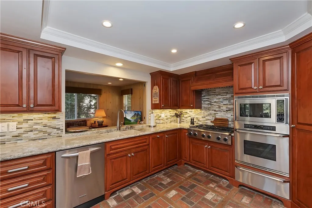 28018 Peninsula, Lake Arrowhead, California 92352 home-pic-13