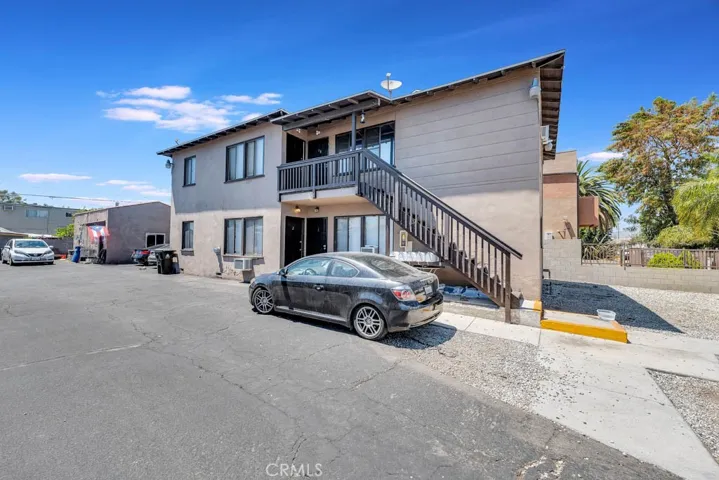 6709 Lemp Avenue, North Hollywood, California 91606