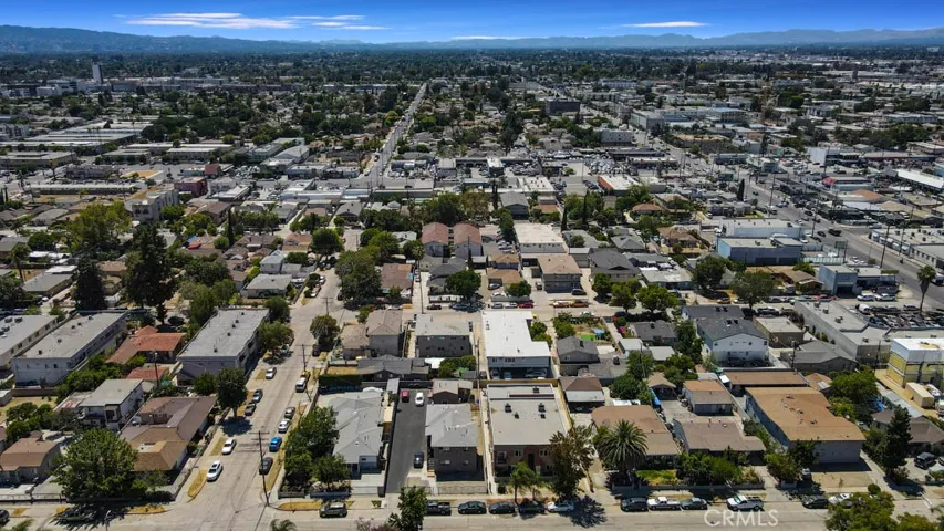 6709 Lemp Avenue, North Hollywood, California 91606