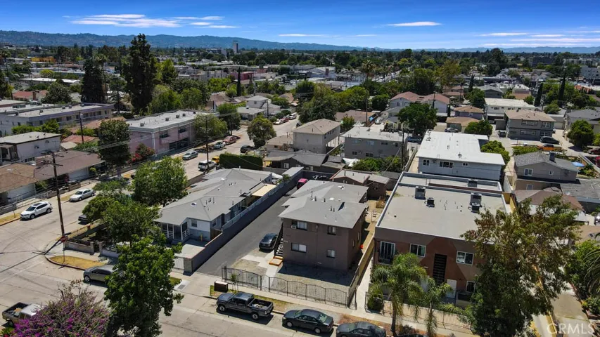 6709 Lemp Avenue, North Hollywood, California 91606