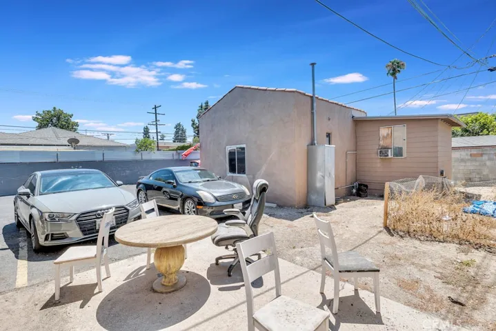 6709 Lemp Avenue, North Hollywood, California 91606