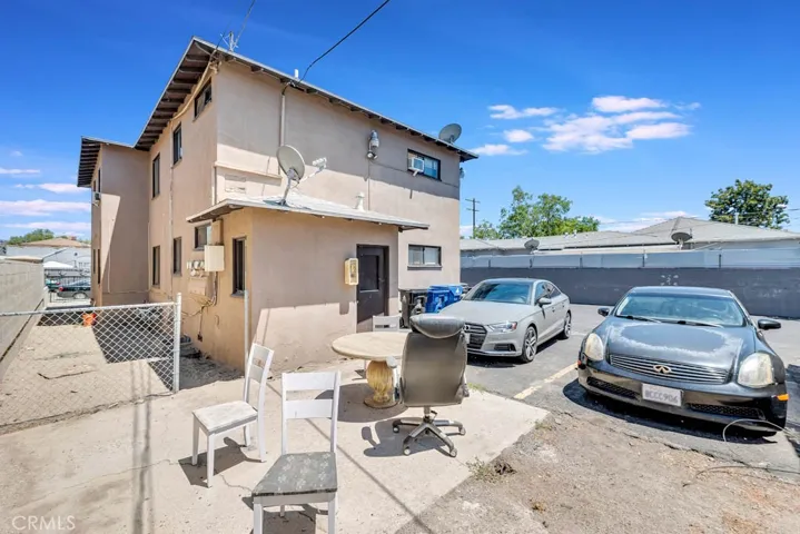 6709 Lemp Avenue, North Hollywood, California 91606