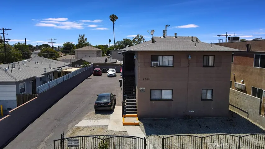6709 Lemp Avenue, North Hollywood, California 91606