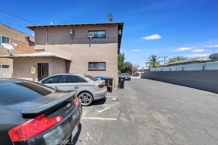 6709 Lemp Avenue, North Hollywood, California 91606